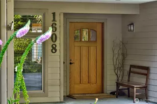 1608 Georgia Pl, Anacortes, WA 98221 - Photo 3