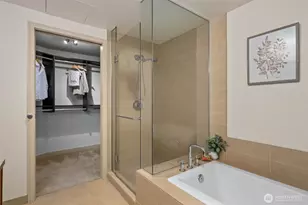10650 NE 9th Pl, Bellevue, WA 98004 - Photo 17