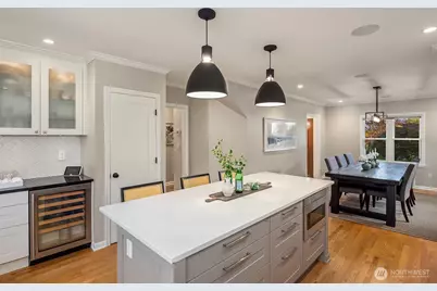 4720 NE 47th Street, Seattle, WA 98105 - Photo 9