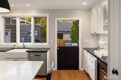 4720 NE 47th Street, Seattle, WA 98105 - Photo 13