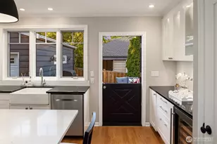4720 NE 47th St, Seattle, WA 98105 - Photo 13