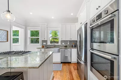 2217 4th Avenue N, Seattle, WA 98109 - Photo 15