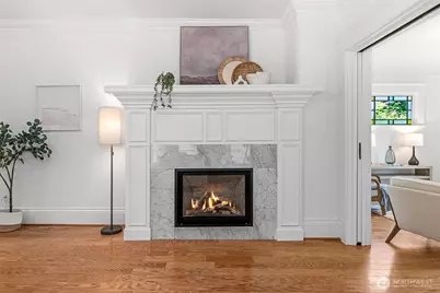 2217 4th Avenue N, Seattle, WA 98109 - Photo 9