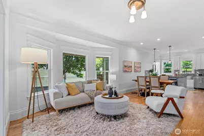 2217 4th Avenue N, Seattle, WA 98109 - Photo 5