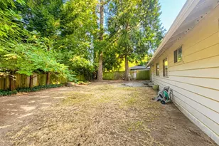 14037 108th Ave NE, Kirkland, WA 98034 - Photo 17