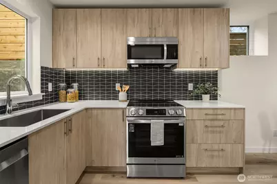 3918 S Juneau Street, Seattle, WA 98118 - Photo 9