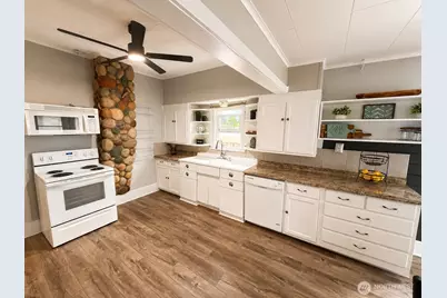 825 Givens Avenue, Darrington, WA 98241 - Photo 3