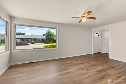 919 6th Avenue SW, Puyallup, WA 98371 - Photo 7