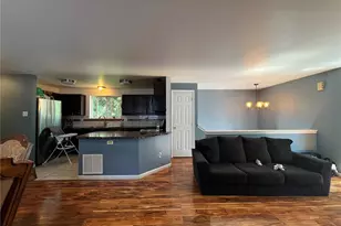 10453 1st Ave SW, Seattle, WA 98146 - Photo 3