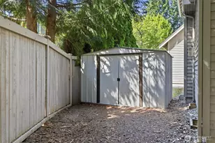 11758 168th Pl NE, Redmond, WA 98052 - Photo 25