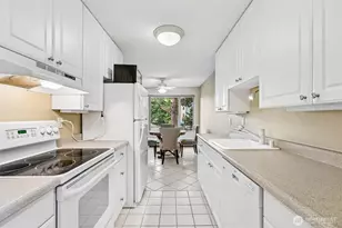 2222 NE 92nd St, Seattle, WA 98115 - Photo 13