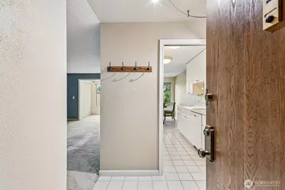 2222 NE 92nd Street #208, Seattle, WA 98115 - Photo 7