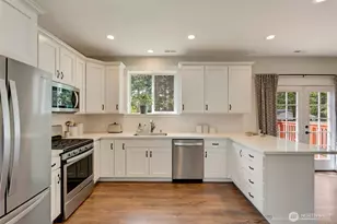 7030 Lower Ridge Rd, Everett, WA 98203 - Photo 11