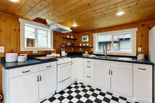3146 Portage Bay Pl E, Seattle, WA 98102 - Photo 11