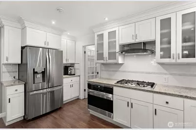 1805 NW 95th Street, Seattle, WA 98117 - Photo 9