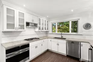1805 NW 95th St, Seattle, WA 98117 - Photo 11