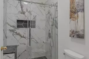18585 NE 57th St, Redmond, WA 98052 - Photo 15
