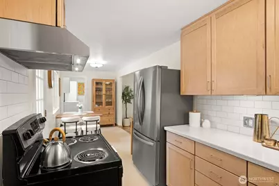 8915 218th Street SW, Edmonds, WA 98026 - Photo 11