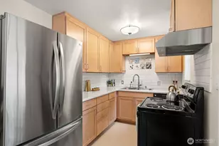 8915 218th St SW, Edmonds, WA 98026 - Photo 9