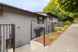 819 Kitsap St, Port Orchard, WA 98366 - Photo 3