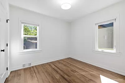 13349 25th Avenue NE, Seattle, WA 98125 - Photo 17