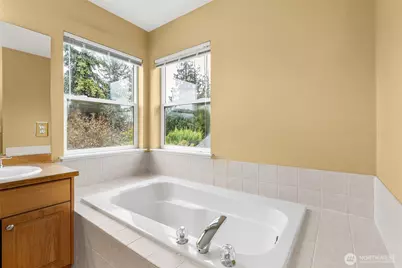 21017 Springhaven Way E, Bonney Lake, WA 98391 - Photo 27