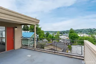 650 W Bertona St, Seattle, WA 98119 - Photo 9