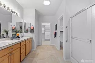 23011 NE 124th Pl, Redmond, WA 98053 - Photo 15