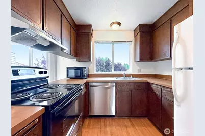 136 McKean Court, Enumclaw, WA 98022 - Photo 3