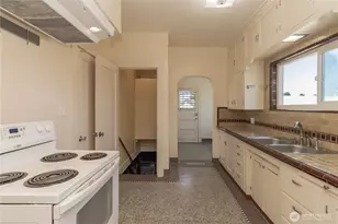 617 Burnett Ave S, Renton, WA 98057 - Photo 21