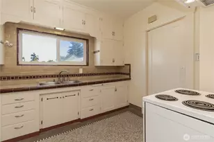 617 Burnett Ave S, Renton, WA 98057 - Photo 19