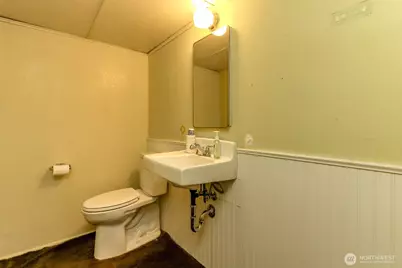 105 156th Avenue NE, Bellevue, WA 98007 - Photo 17