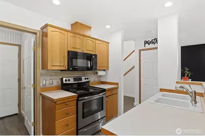 10714 185th Avenue E, Bonney Lake, WA 98391 - Photo 13