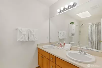 10714 185th Avenue E, Bonney Lake, WA 98391 - Photo 27