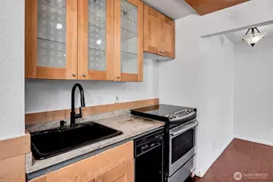 507 W Mercer St, Seattle, WA 98119 - Photo 17