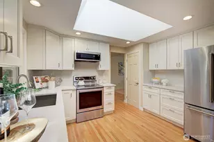 22014 NE 13th Pl, Sammamish, WA 98074 - Photo 9