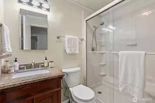 12240 SE 60th St, Bellevue, WA 98006 - Photo 21