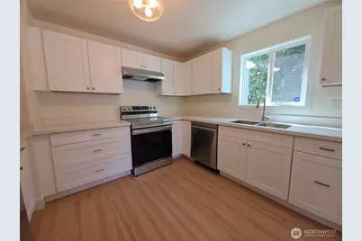 818 118th Street S, Tacoma, WA 98444 - Photo 5