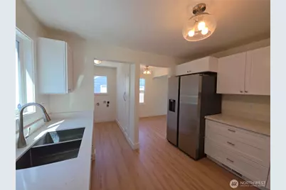 818 118th Street S, Tacoma, WA 98444 - Photo 7