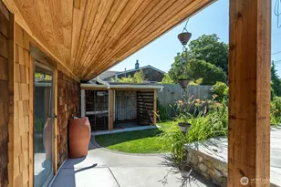 1118 4th St, Anacortes, WA 98221 - Photo 33