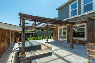 1118 4th St, Anacortes, WA 98221 - Photo 31