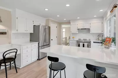 15917 SE 48th Drive, Bellevue, WA 98006 - Photo 13