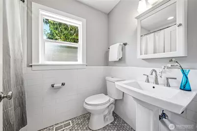 521 NE 85th, Seattle, WA 98115 - Photo 17
