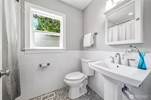 521 NE 85th, Seattle, WA 98115 - Photo 17