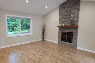 31207 W Lake Morton Dr SE, Kent, WA 98042 - Photo 17
