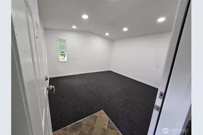 31207 W Lake Morton Drive SE, Kent, WA 98042 - Photo 29