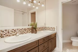 13042 NE 8th St, Bellevue, WA 98005 - Photo 31