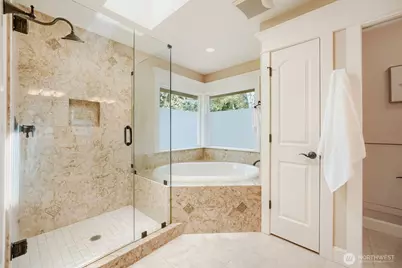 13042 NE 8th Street, Bellevue, WA 98005 - Photo 27