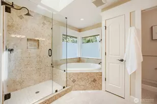 13042 NE 8th St, Bellevue, WA 98005 - Photo 27