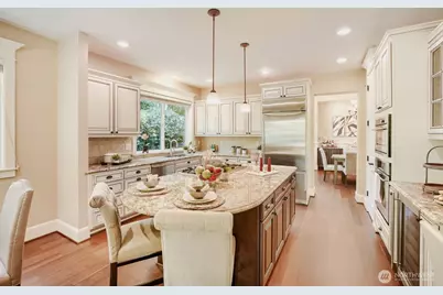 13042 NE 8th Street, Bellevue, WA 98005 - Photo 17